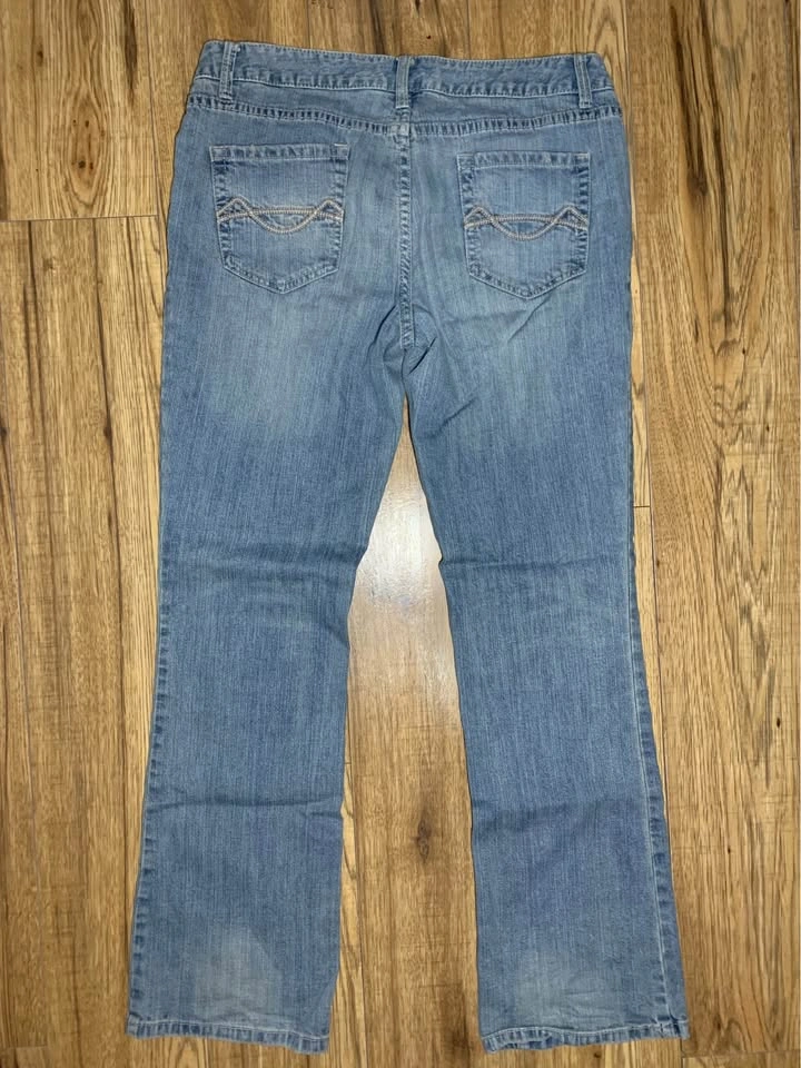 Women's Bootcut Jeans - Mid Rise Size 11 - photo 4