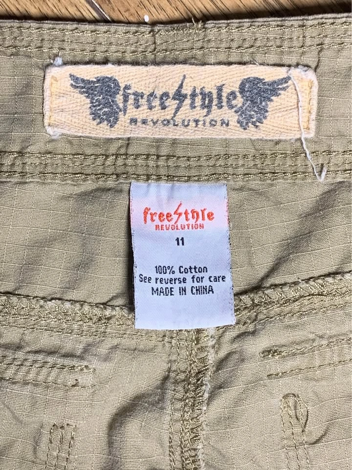 Women's Cargo Shorts - photo 3