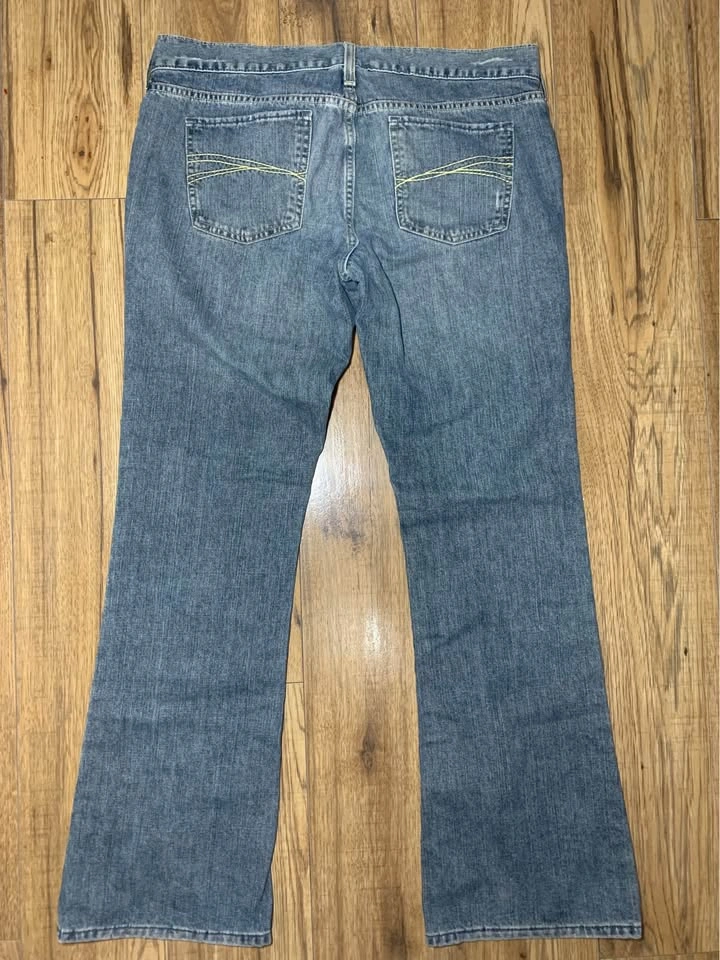 Low rise bootcut jeans - photo 3