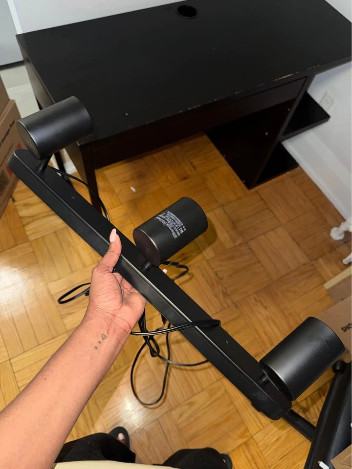 Move out sale - Black 3-light LED track light bar - photo 3