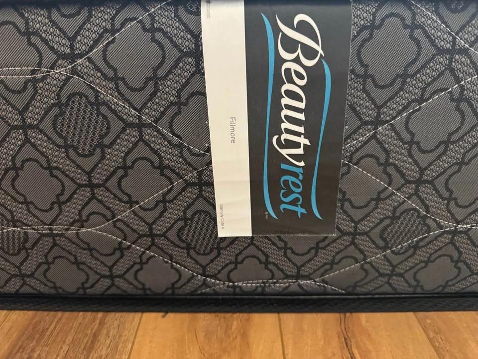 Beautyrest Fillmore 8 inch Queen Mattress - photo 2