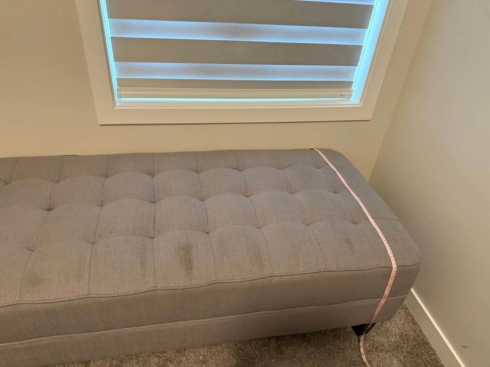 Gray tufted bench - photo 3