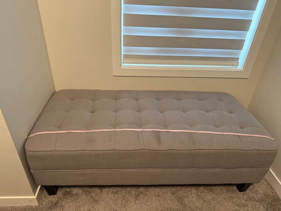 Gray tufted bench - photo 4