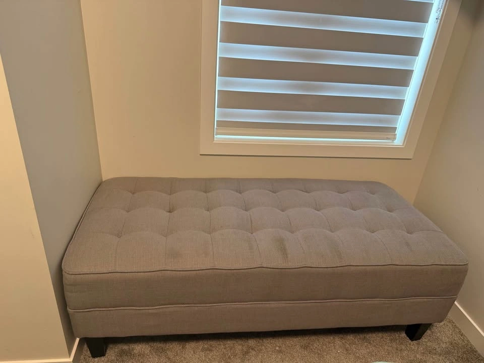 Gray tufted bench - photo 5