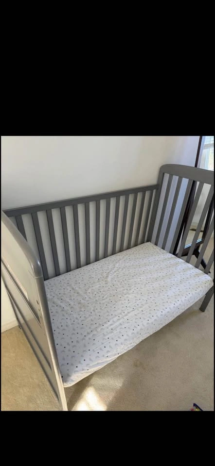 Dream on Me Anna 4-in-1 Crib & Changing Table Combo - photo 4