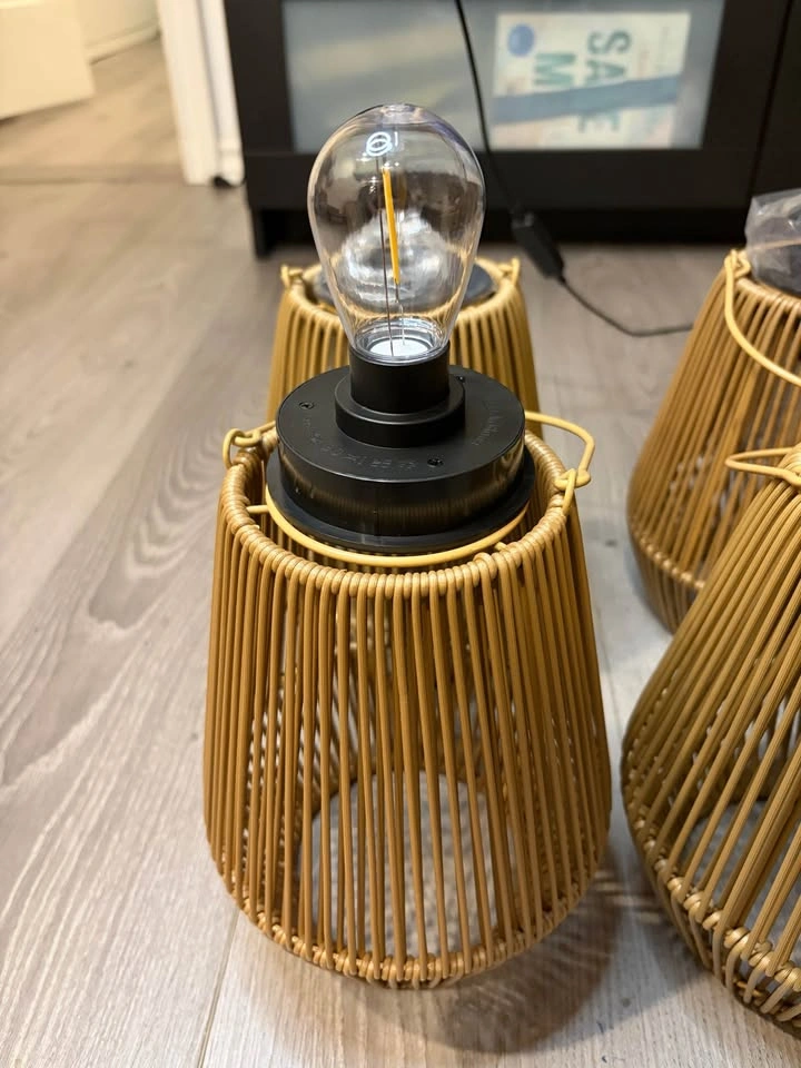 4 Solar Outdoor Lanterns - photo 2