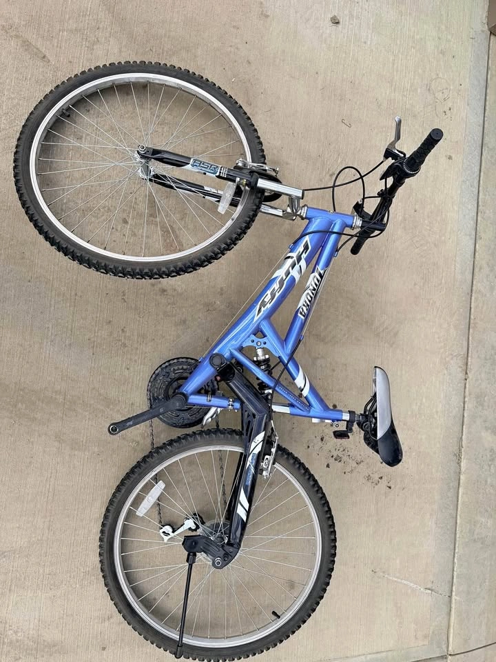 Blue CCM/GSR Style Mountain Bike