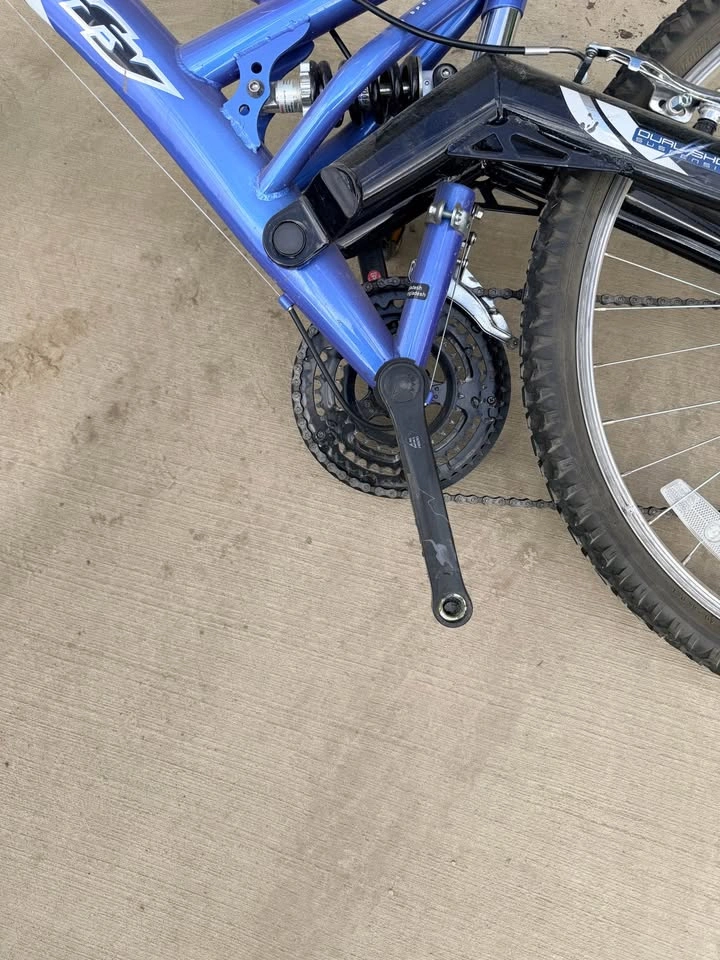 Blue CCM/GSR Style Mountain Bike - photo 2