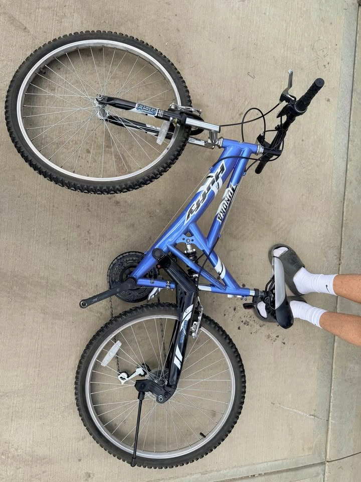 Blue CCM/GSR Style Mountain Bike - photo 3