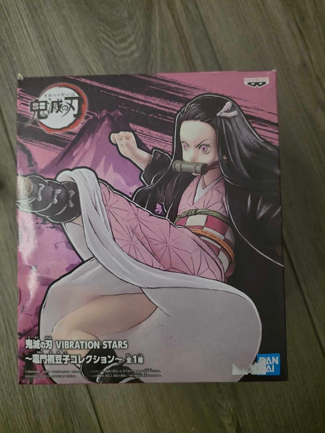 Demon Slayer Bundle: Manga Vols 1-8, Light Novels, Nezuko Figure - photo 4