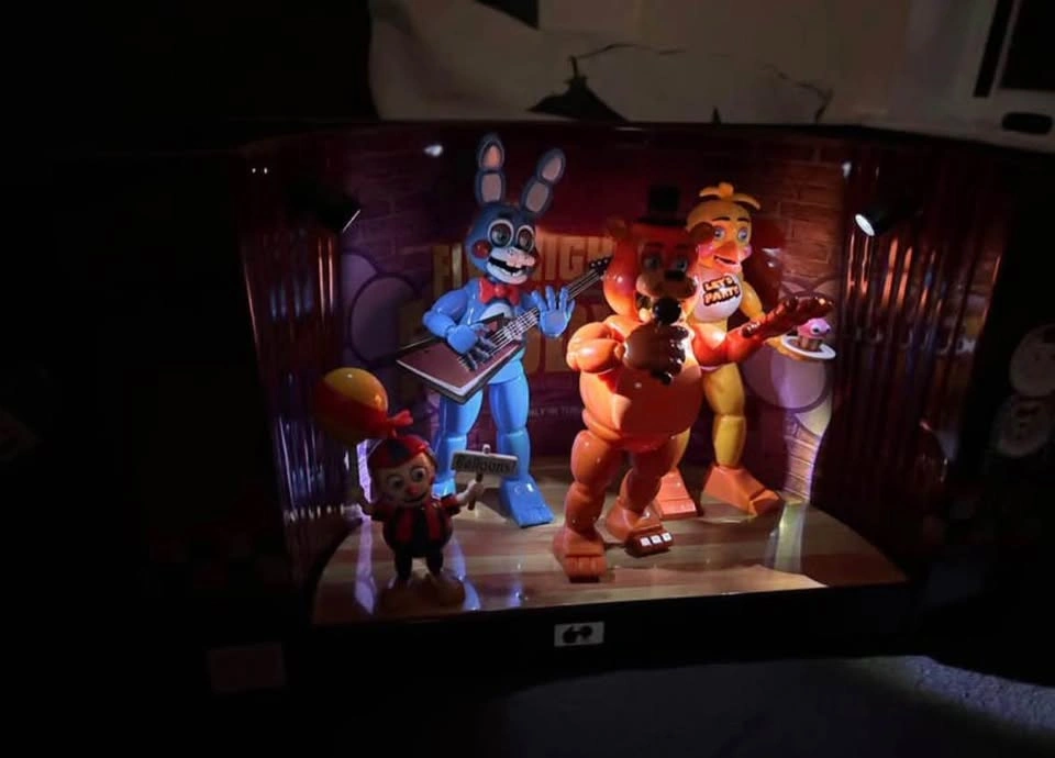 Five Nights at Freddy's 2 Stage Popcorn Bucket - photo 2