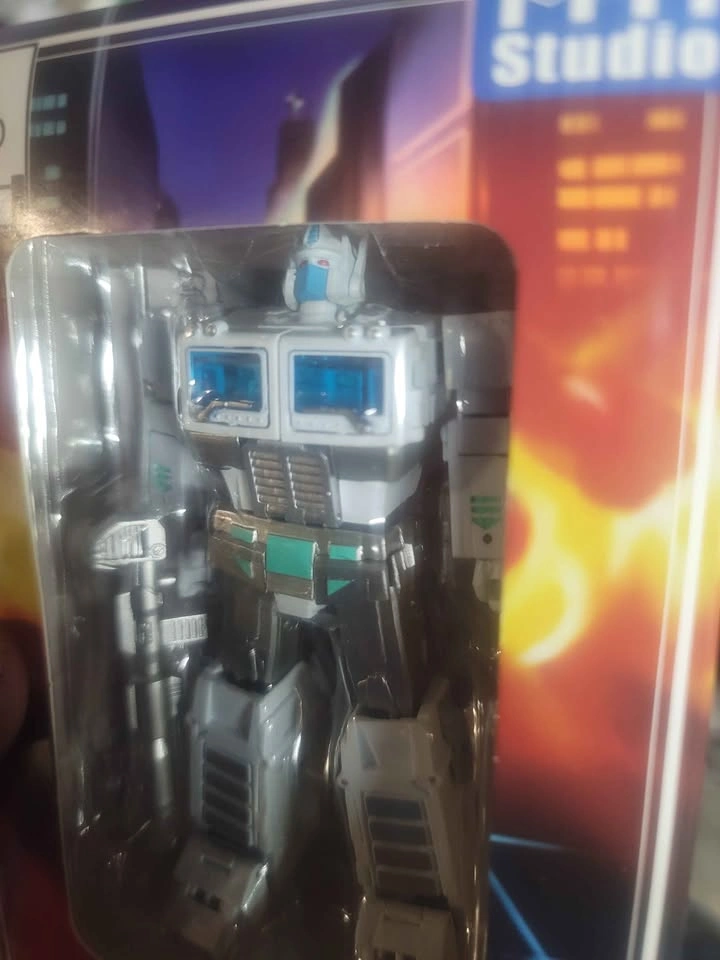 MPH Studio Commander White Prime Figure - photo 3