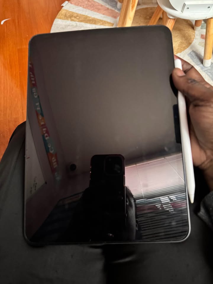 11” iPad Pro M4 + Apple Pencil – Mint Condition - photo 3