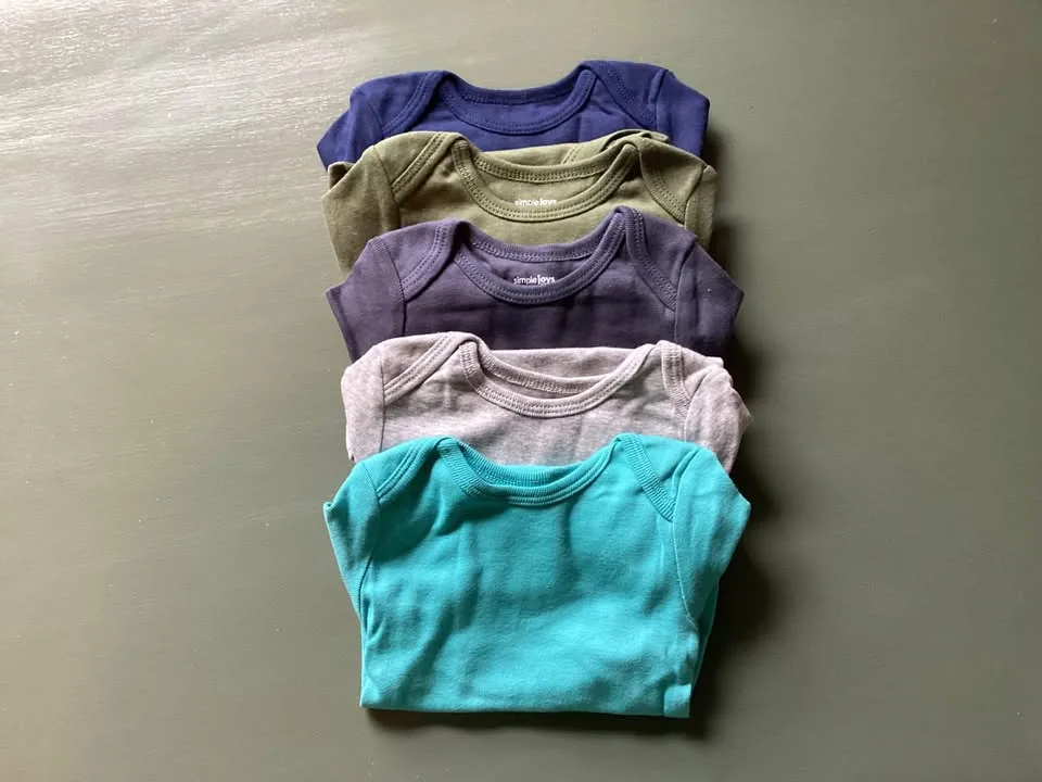 5 Long Sleeve Baby Onesies 3 to 6 Months image indicator(2)