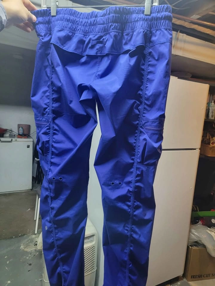 WOMEN'S LULULEMON SIZE 8 - photo 3