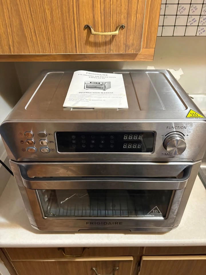 Frigidaire 25L Air Fryer Oven - Good Condition - photo 4