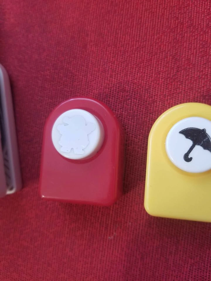 Seasonal Themed Hole Punchers - photo 3