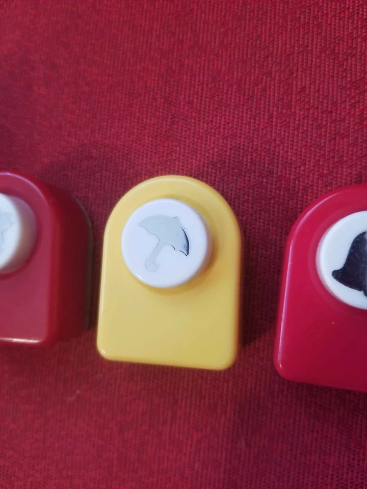 Seasonal Themed Hole Punchers - photo 4