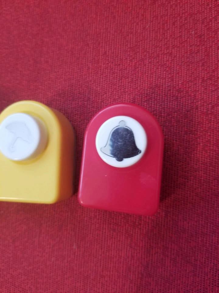 Seasonal Themed Hole Punchers - photo 5