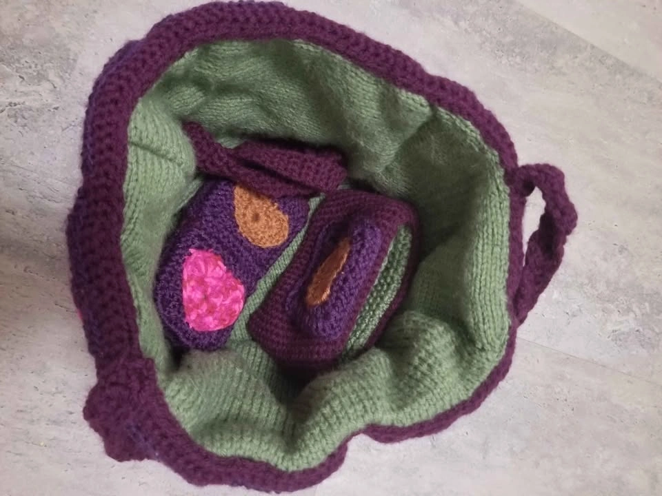 Crochet Heart Granny Square Bag & Pouches - photo 3