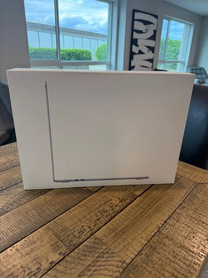 Apple MacBook Air 15” M5 Sky Blue - 16GB / 512GB - Brand New Sea