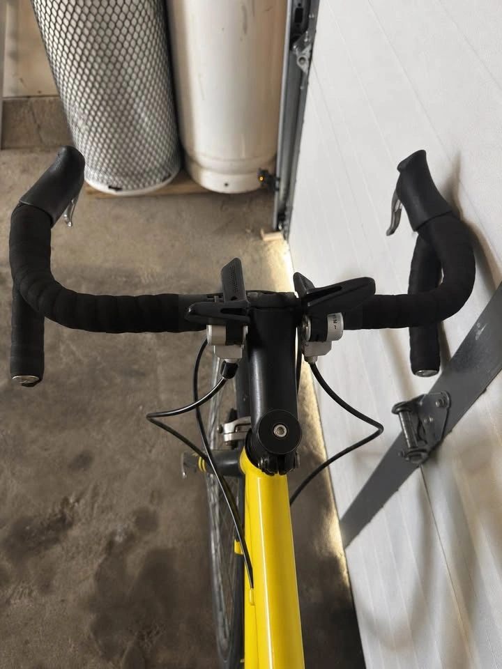 Vision Orio Road Bike - Used Like New + Helmet - photo 3