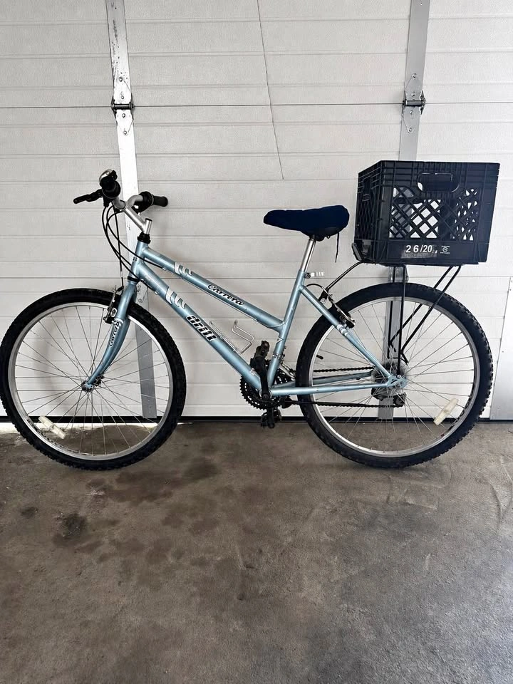 Drift Carrera Mountain Bike - Used Like New + Rear Basket