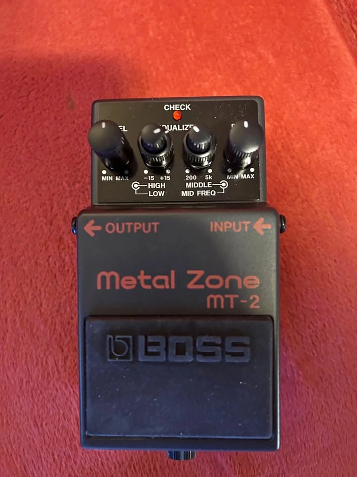 Boss MT-2 Metal Zone Distortion Pedal w/ Adapter, Manual, Box