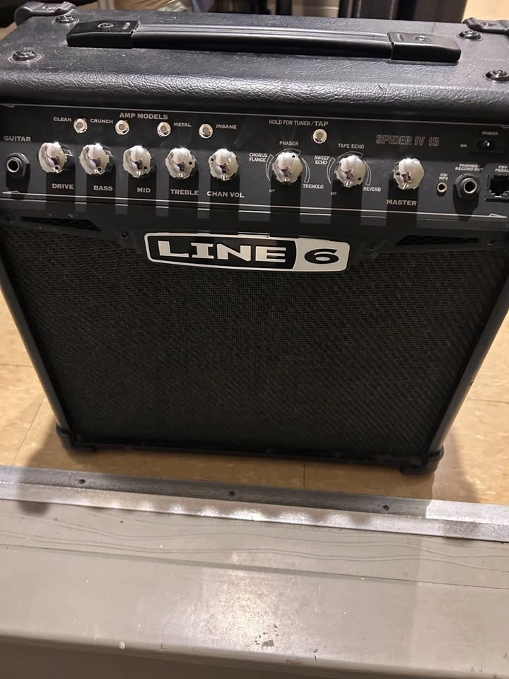 Line 6 Spider IV 15W Modeling Guitar Amp - photo 3