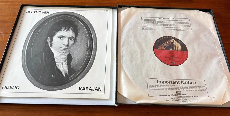Beethoven's Fidelio 2-LP Vinyl Box Set (Karajan) - photo 2