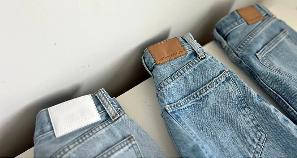 Denim Forum Jeans - Size 23/24 - Clear-out
