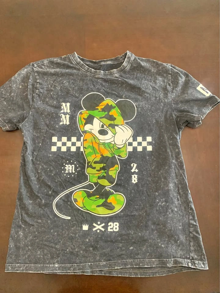 Disney x NEFF graphic tee – size Medium