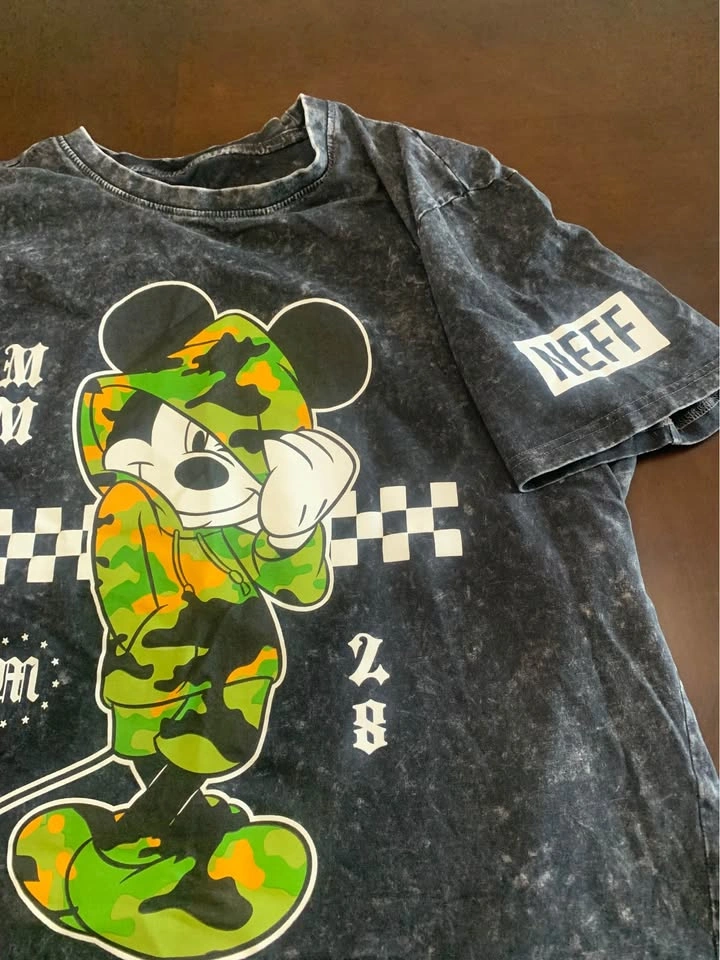 Disney x NEFF graphic tee – size Medium - photo 4