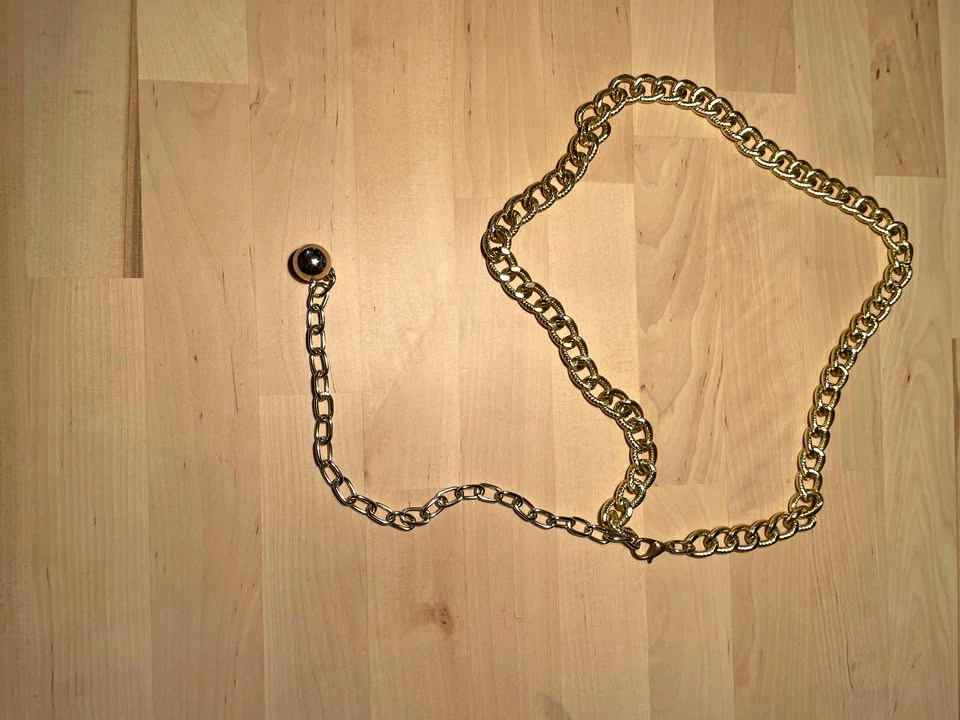 gold-toned costume chain belt