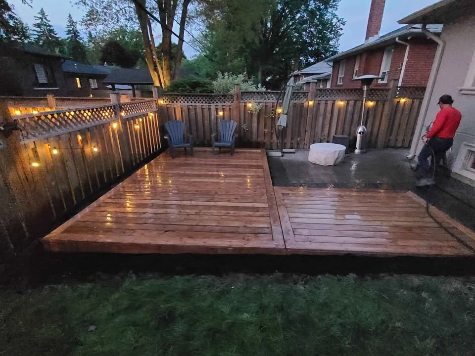 🇨🇦 Ground level deck - photo 5