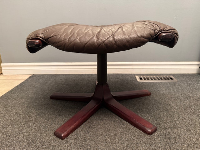 Gote Mobler Footstool - photo 2