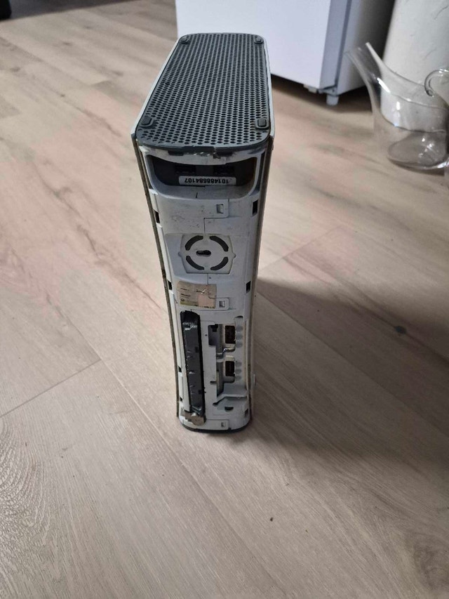 XBOX 360 FOR PARTS