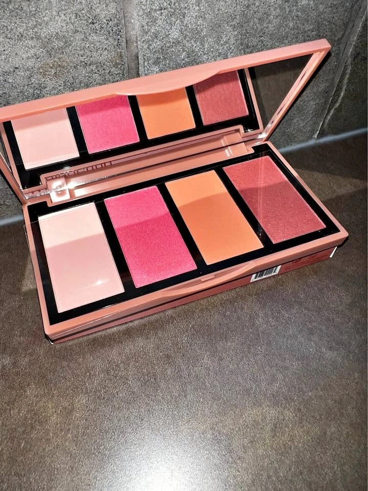 VIOLET VOSS Whispering Rosé Luminous Blush Palette