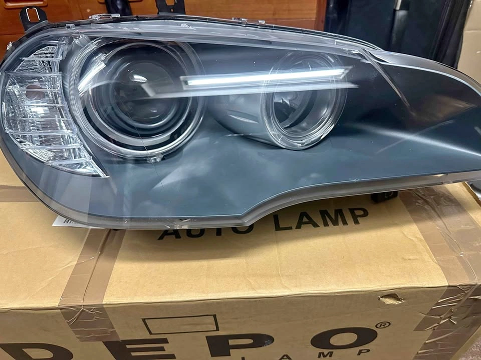 BMW X5 Passenger Side Headlight