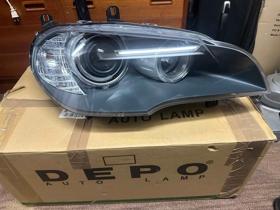 BMW X5 Passenger Side Headlight - photo 2