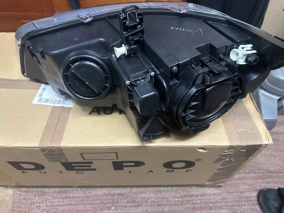 BMW X5 Passenger Side Headlight - photo 3