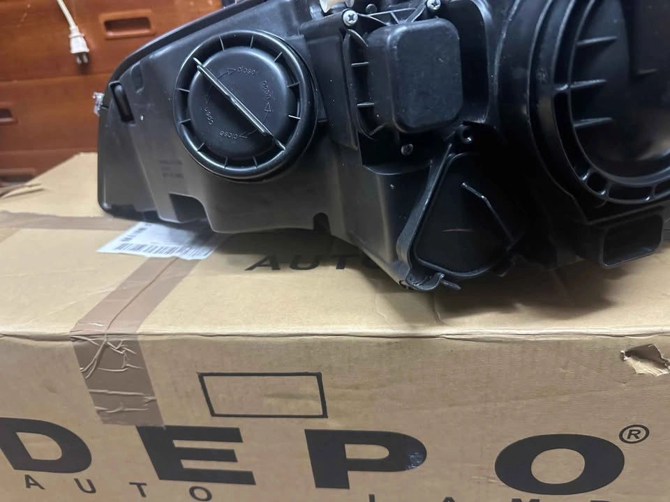 BMW X5 Passenger Side Headlight - photo 4