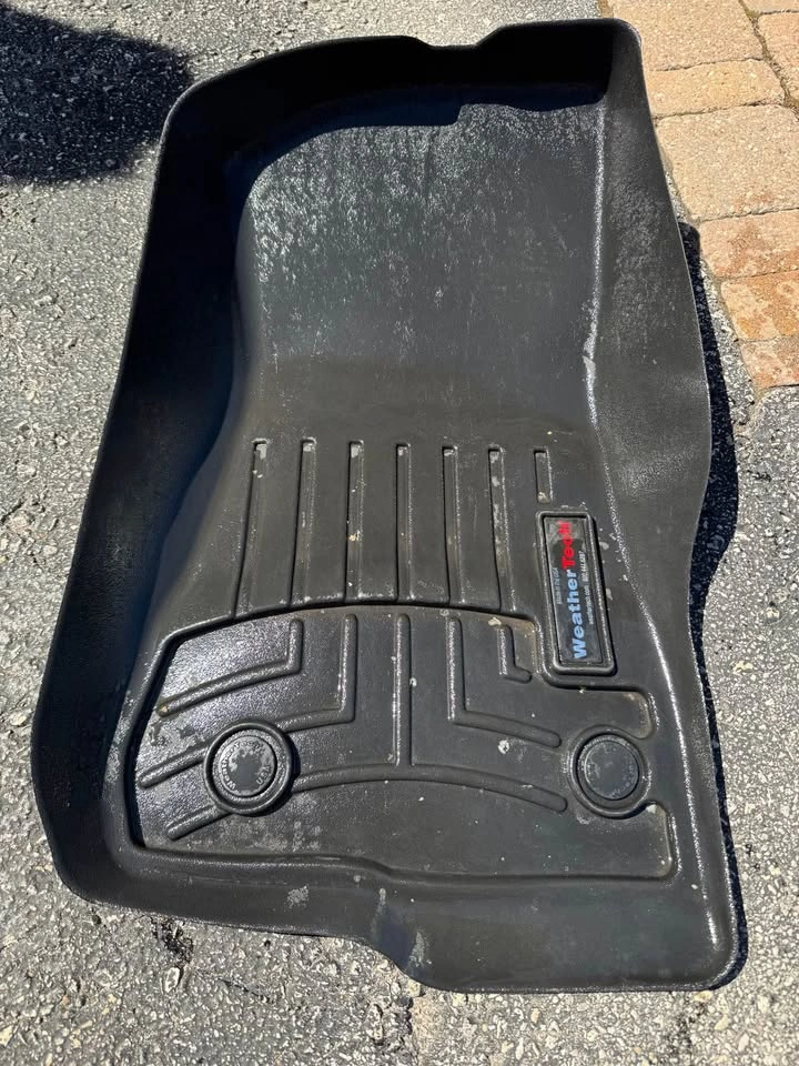 Jeep JL WeatherTech Floor Mats (Front Driver/Passenger) - photo 2