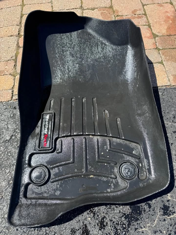 Jeep JL WeatherTech Floor Mats (Front Driver/Passenger) - photo 3