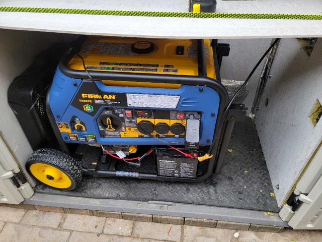 Like new 10000 watts Firman Tri fuel portable generator - photo 2