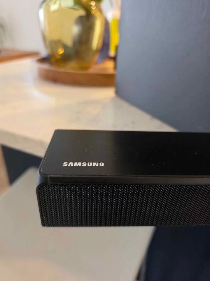 Samsung HW-R550 Soundbar System with Wireless Deep Bass Subwoofe - photo 3