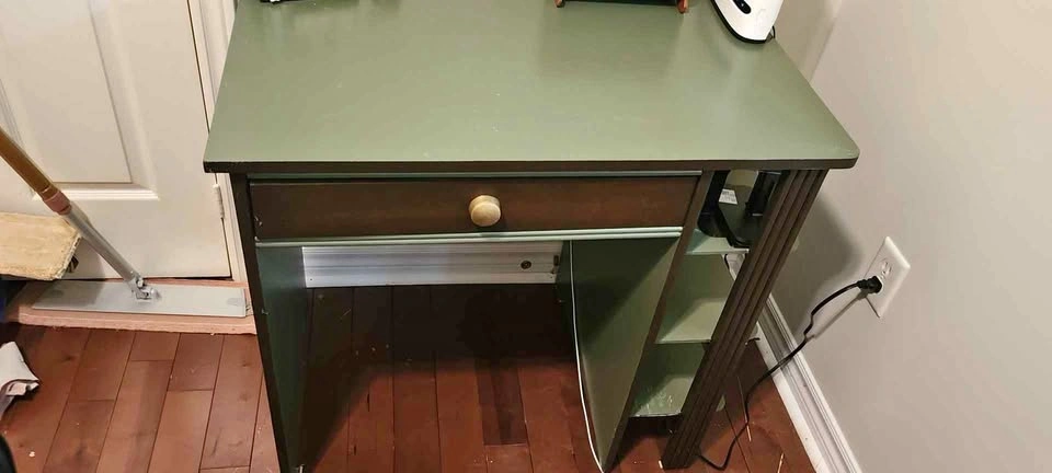 Cute Green Vintage Desk and Chair Set