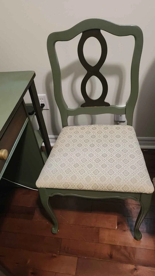 Cute Green Vintage Desk and Chair Set - photo 2