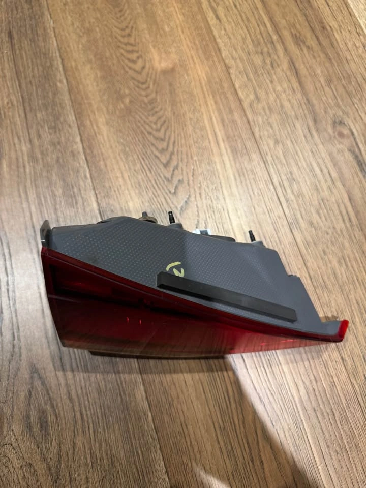 2015 Hyundai Genesis LED Left Rear Tail Light Assembly - photo 2