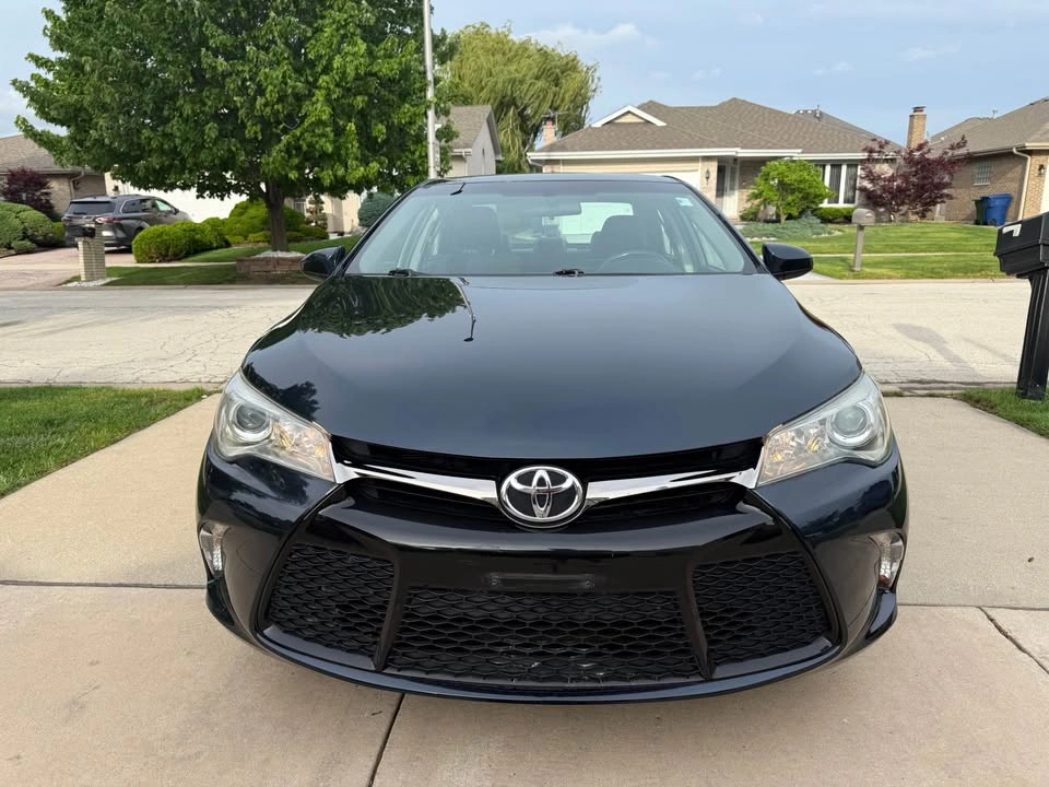 2016 Toyota Camry SE Sedan 4D - photo 2